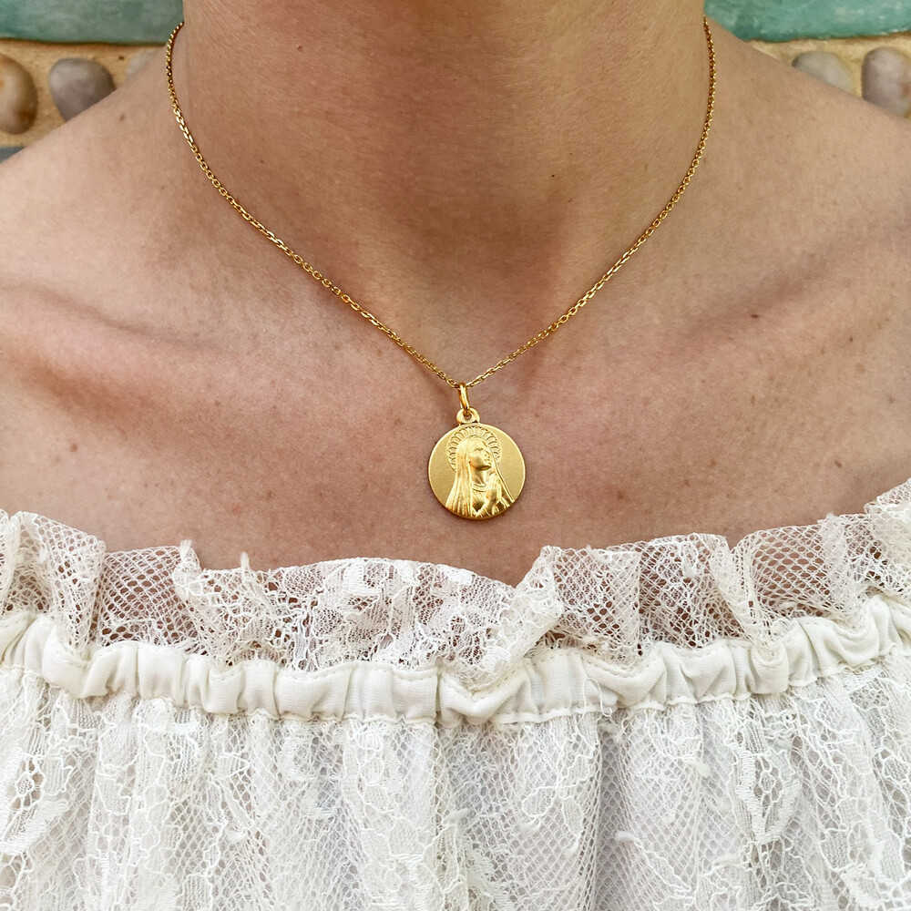 Photo de Médaille Vierge en prière auréolée - Or jaune 18ct