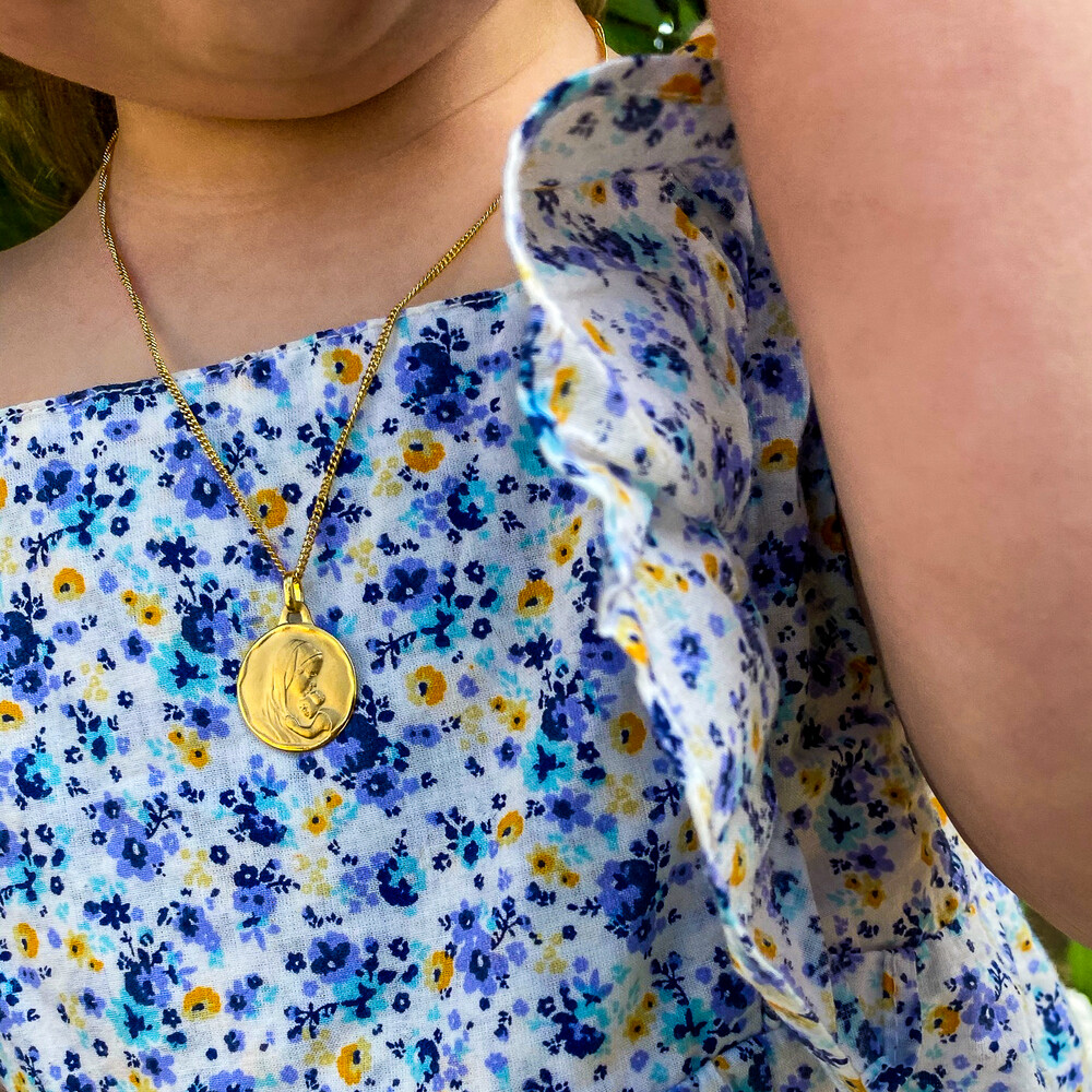 Photo de Médaille Vierge à l'enfant satinée - Or jaune 9ct