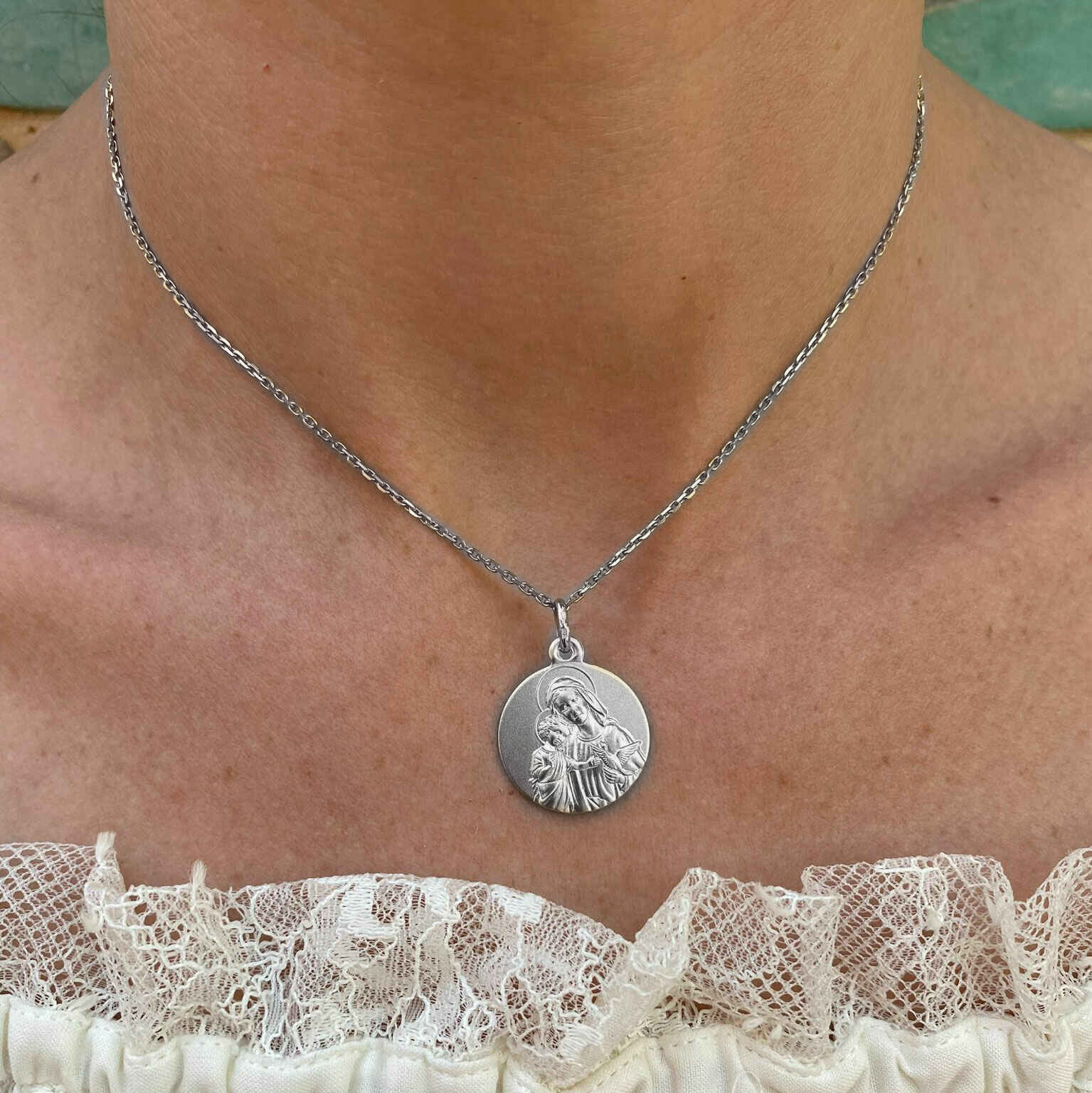 Médaille Vierge à L’enfant En Argent Massif émaillé Bleu - Début XXe Siècle - Occasion