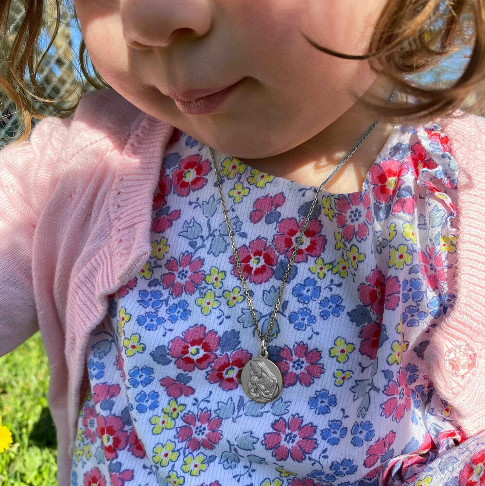 Photo de Médaille Vierge à l'enfant - Le Baiser - Argent massif