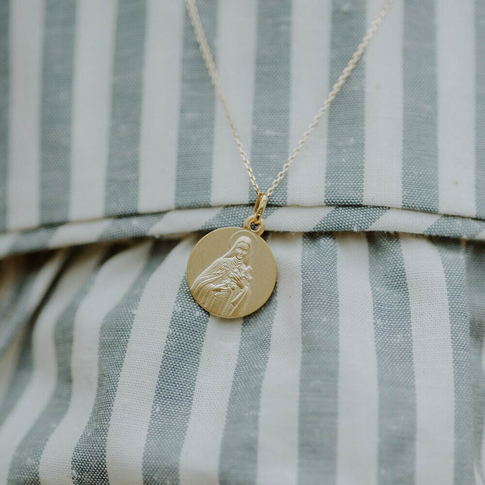 Photo de Médaille Sainte Thérèse de Lisieux - Or jaune 9ct