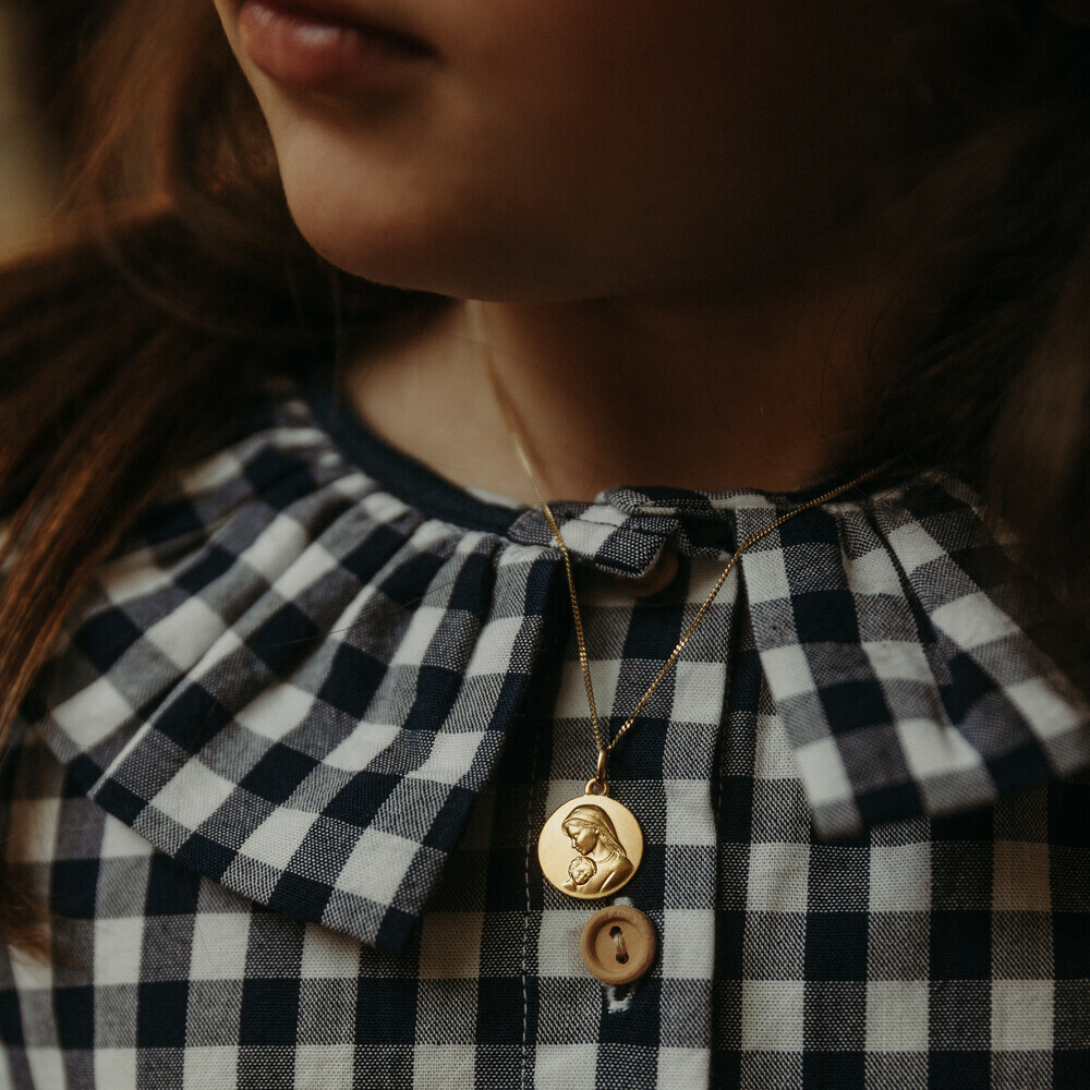 Photo de Médaille Vierge à l'enfant - Or jaune 18ct