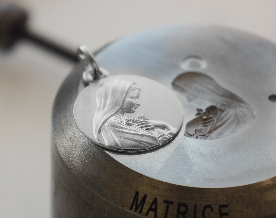Photo de Médaille Vierge à la rose - Argent massif