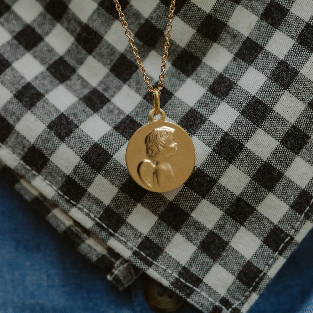Photo de Médaille ange de profil  - Or jaune 18ct